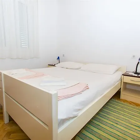 Tina Apartamento Starigrad Paklenica